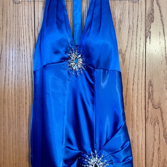 Prom Dress - Picture 2 of 5